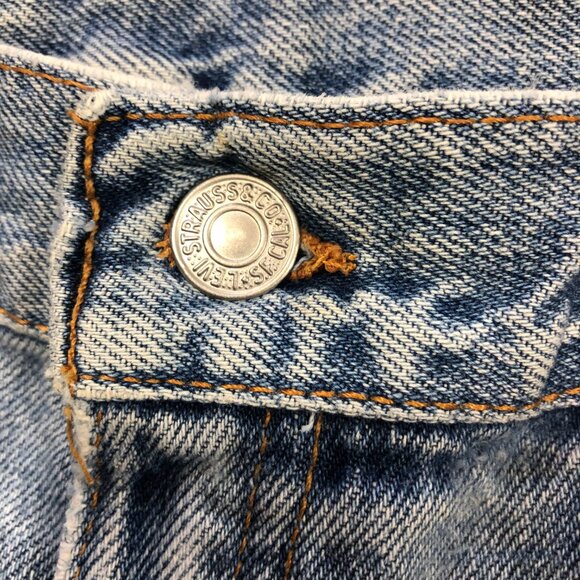 Levi's 560 Vintage Women's Cutoff Denim Shorts Distressed and Frayed Hem Size 12 - Picture 14 of 16